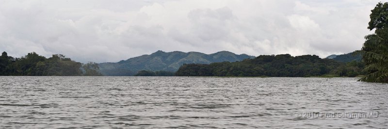 20101203_133849 D3.jpg - View of Rio Chagres and the nearby mountains